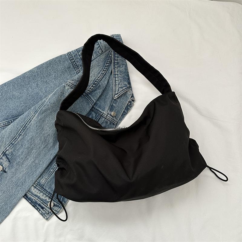 

Casual simple messenger bag winter new simple solid color shoulder bag fashionable large capacity tote bag чёрный