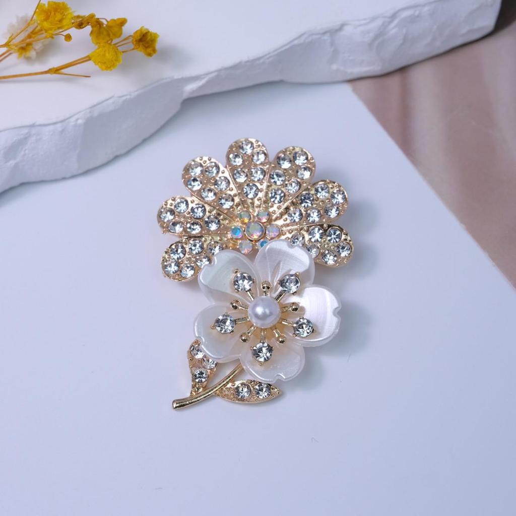 Diamond-Studded 3D Floral High-End Women's Luxury Alloy Brooch Corsage