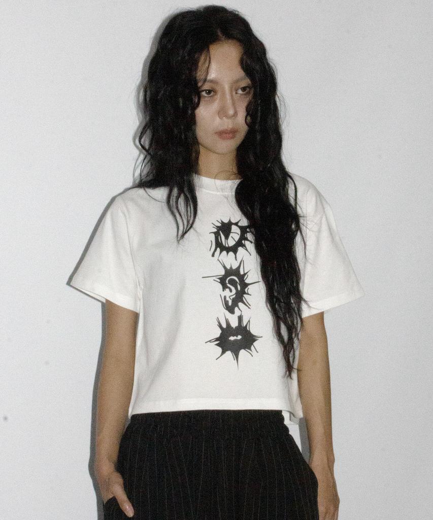 Deumakeu Eerie Graphic Crop Short Sleeve Tee White