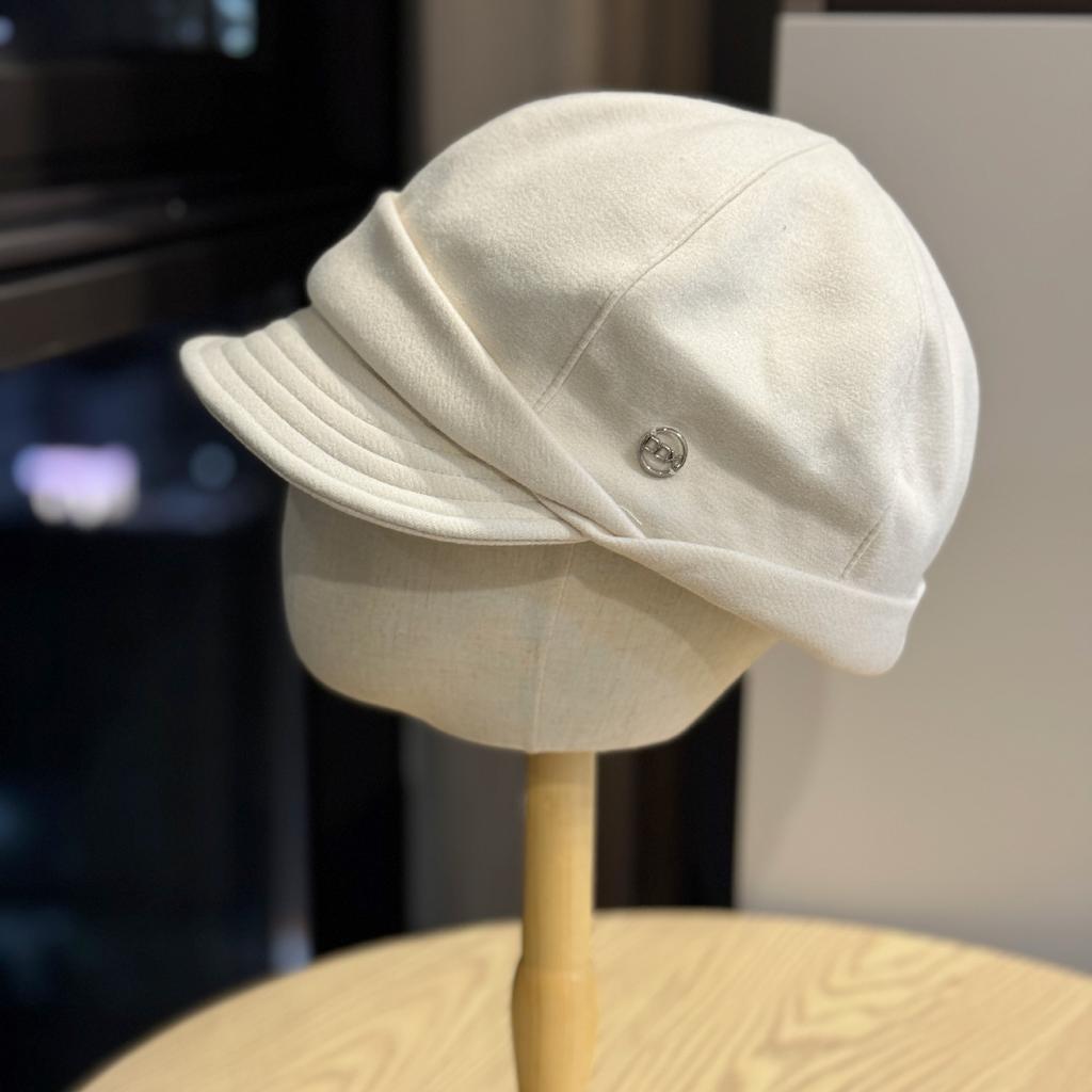 New Style Woolen Duck Tongued Hat for Women  Fashionable and Versatile Painter's Hat for Outdoor Travel Small Windproof and Warm Beret Showing Face