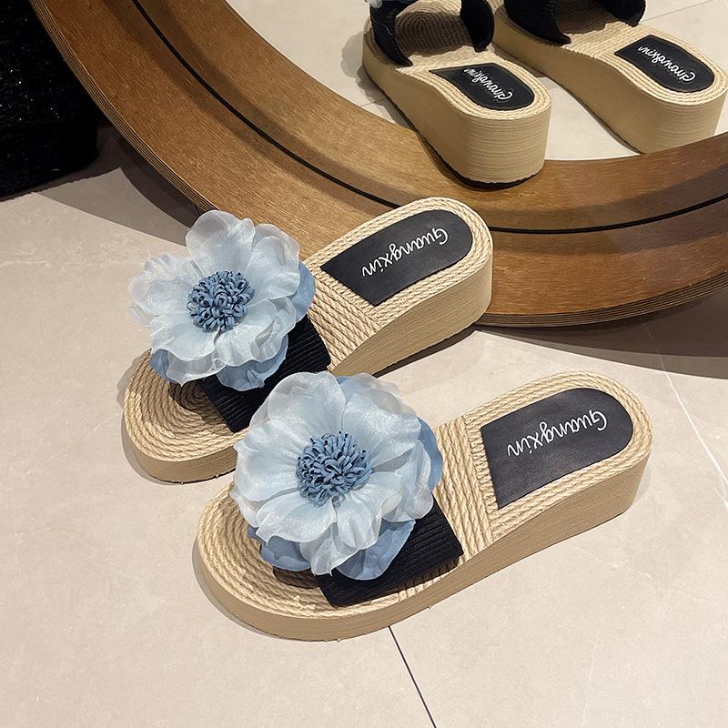 

Новые шлепанцы на танкетке, женские летние модные плетеные из соломы, с цветком, на платформе, обувь дай, пляжная обувь, сандалии 40 чёрный