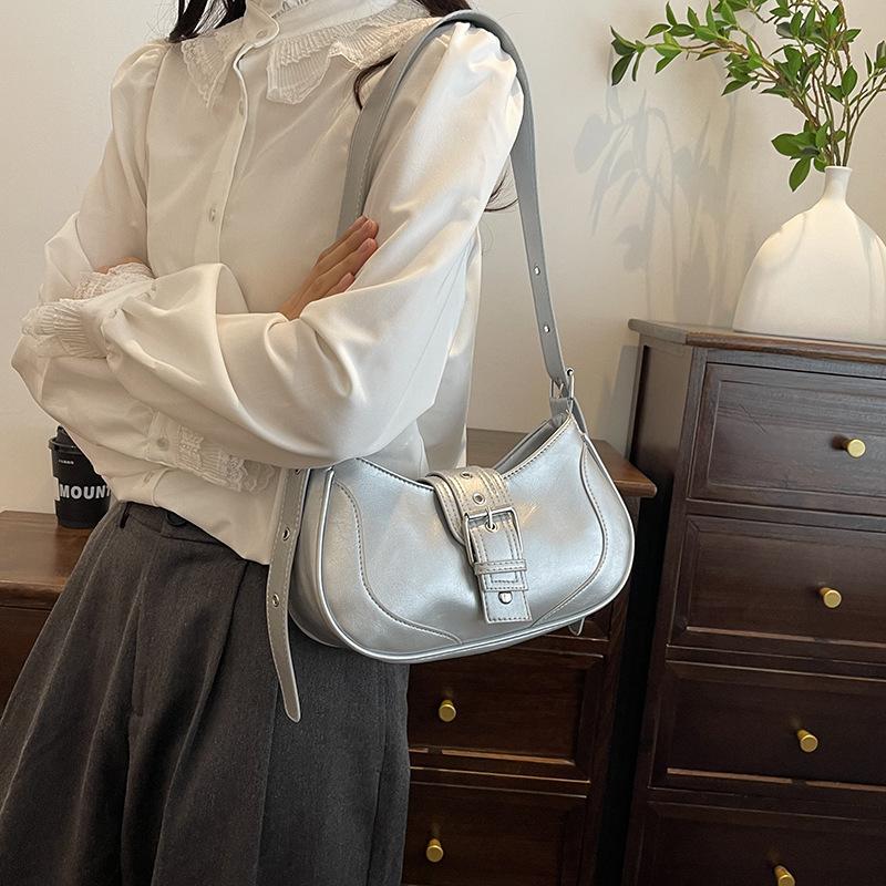 Popular single shoulder underarm bag 2025 spring women's commuting fashion texture this year's foreign style retro solid color women's bag trend
