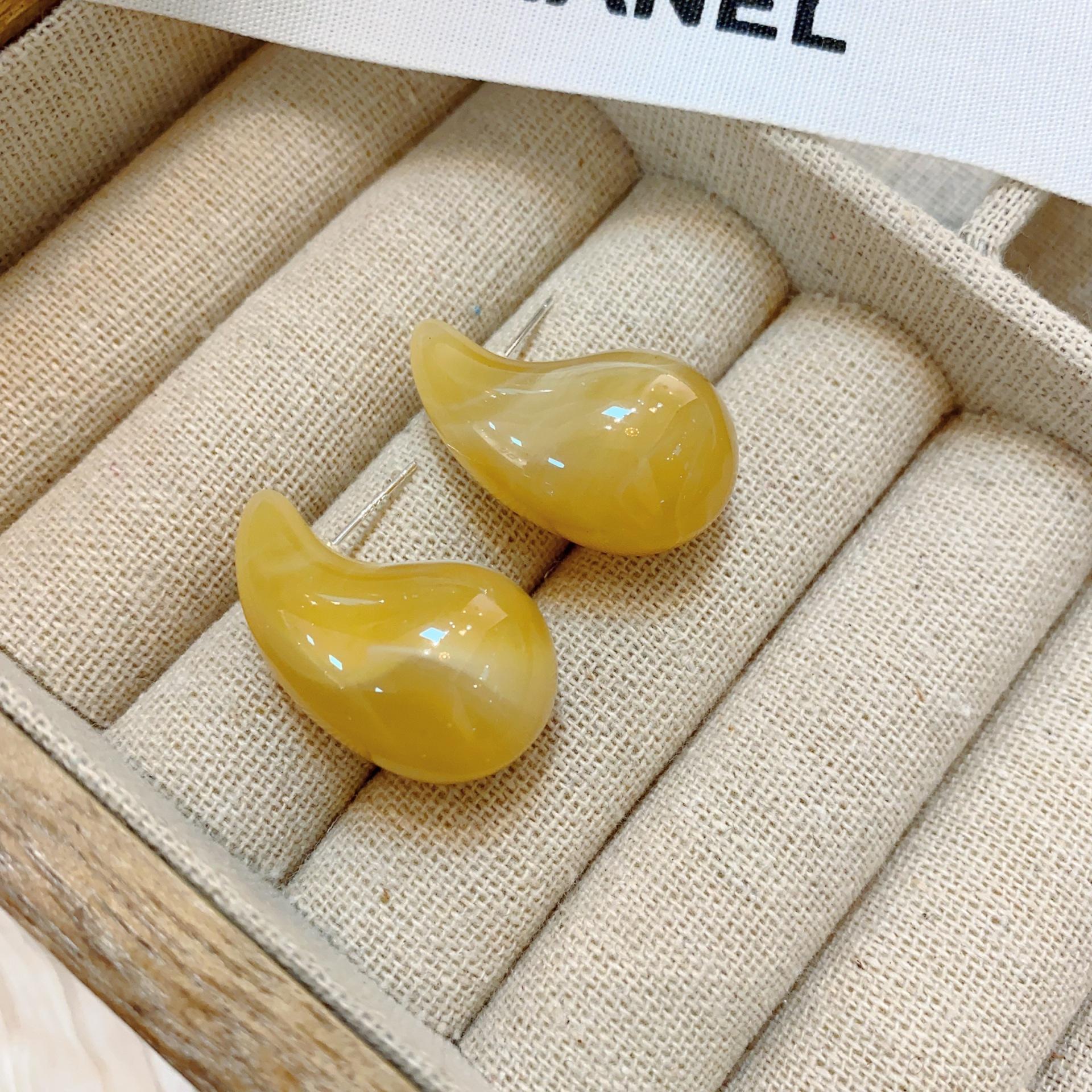 

Премиальные серьги из смолы в форме капли воды, женские, в стиле холодного ветра, ретро, французские серьги-гвоздики, ежегодные серьги