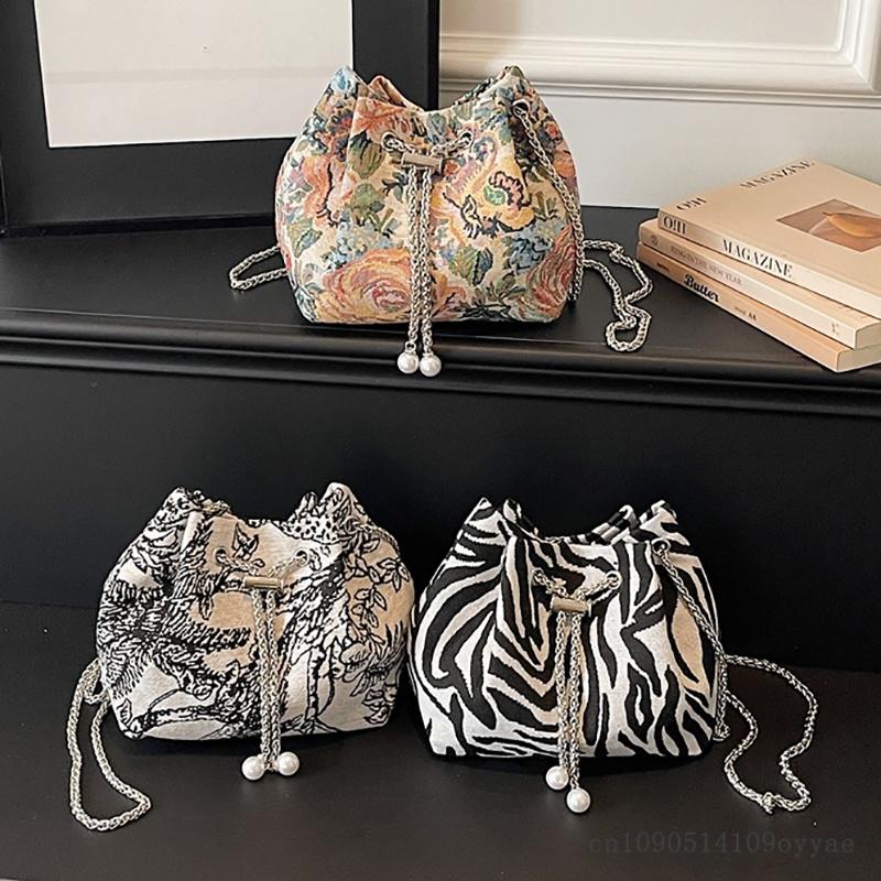 Fashion Chain Shoulder Bag New Chinese Style Water Bucket Bag Drawstring Crossbody Bag Small Size Street Trend Canvas Material