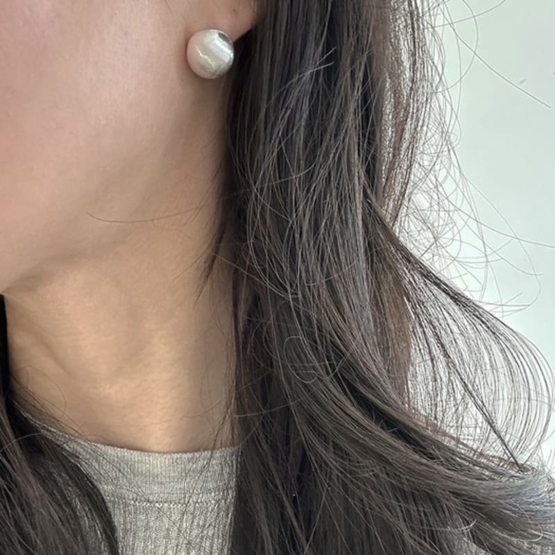 

mosxe [925silver] Matt ball earring silver