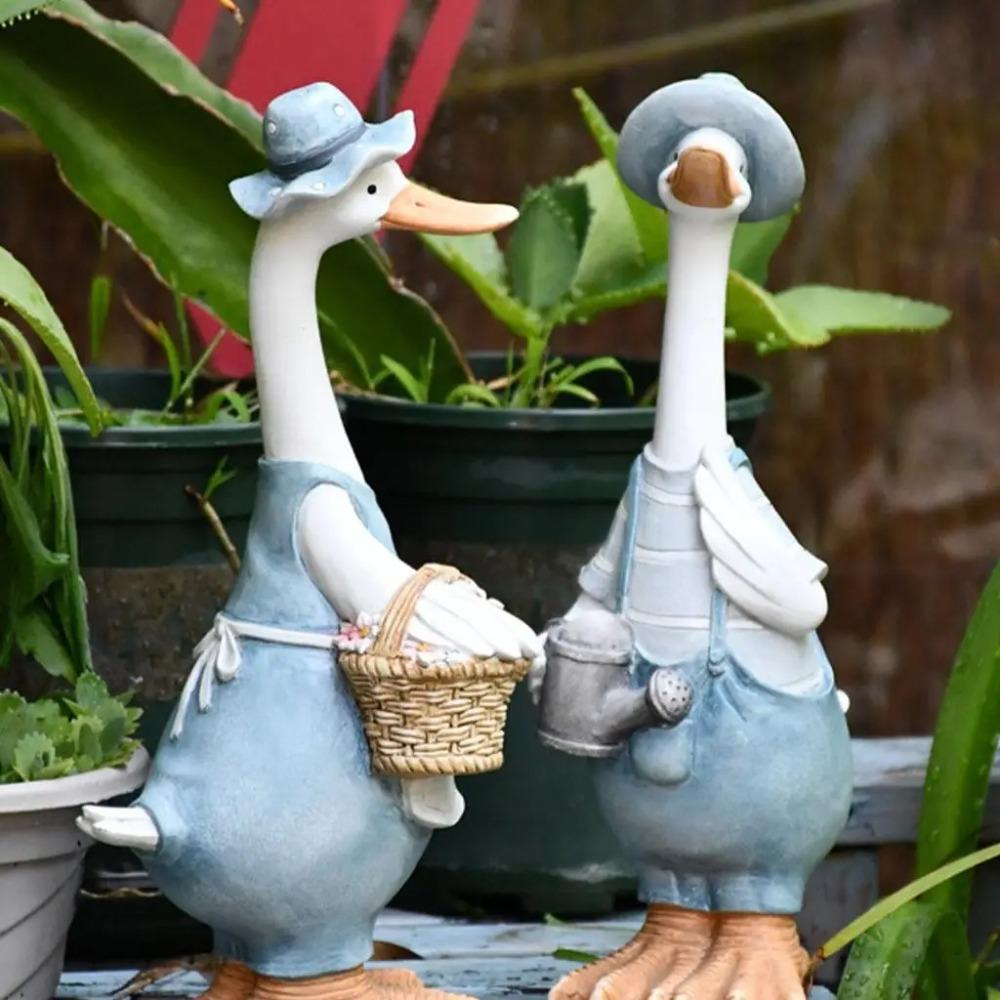 Duck Sculpture Artificial Garden Sculpture Resin Novelty Garden Statues  Patio Outdoor Decor