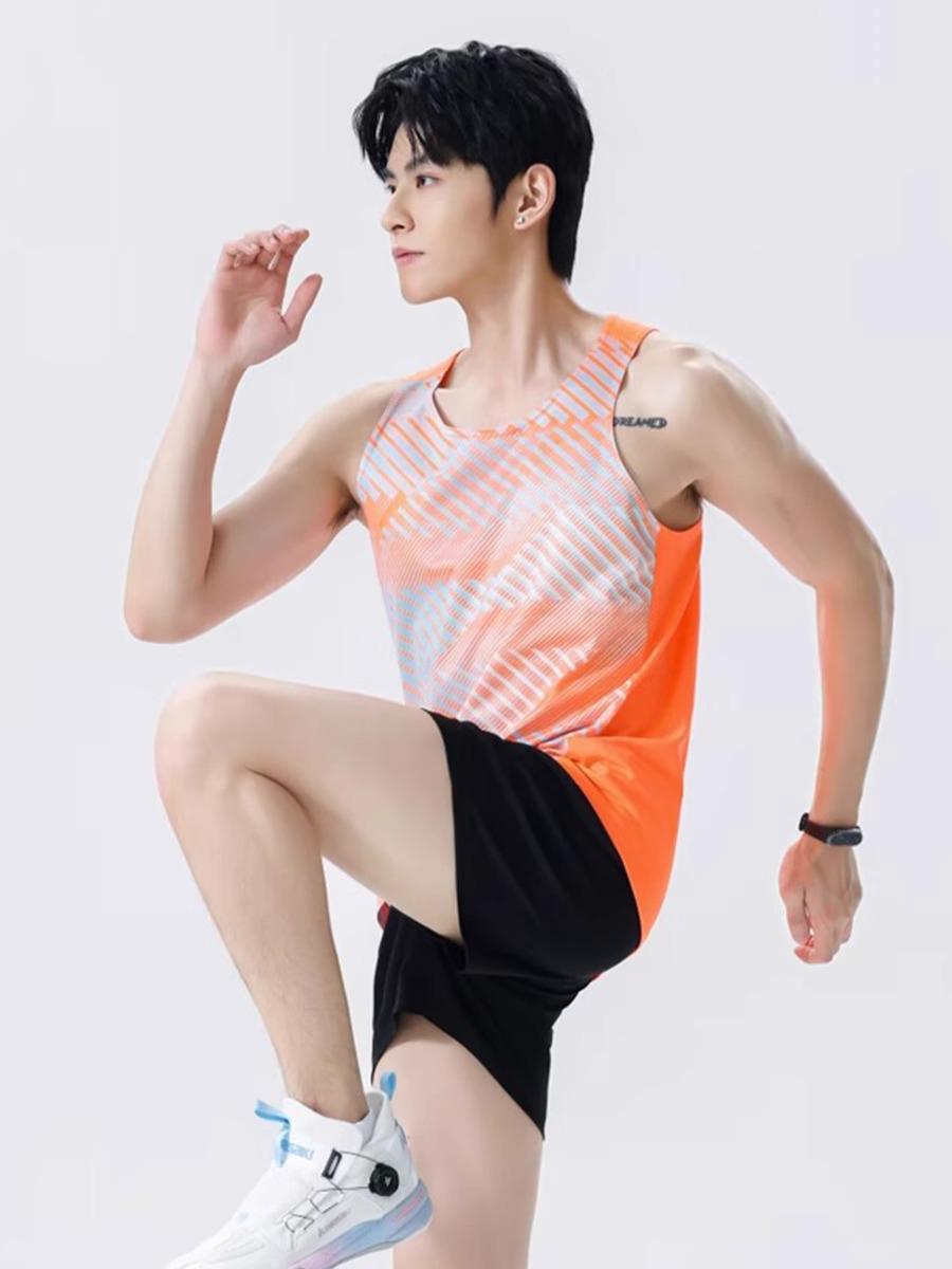 

Унисекс комплект для легкой атлетики - тренировочная майка и трехточечные шорты для бега и барьеров 3XL