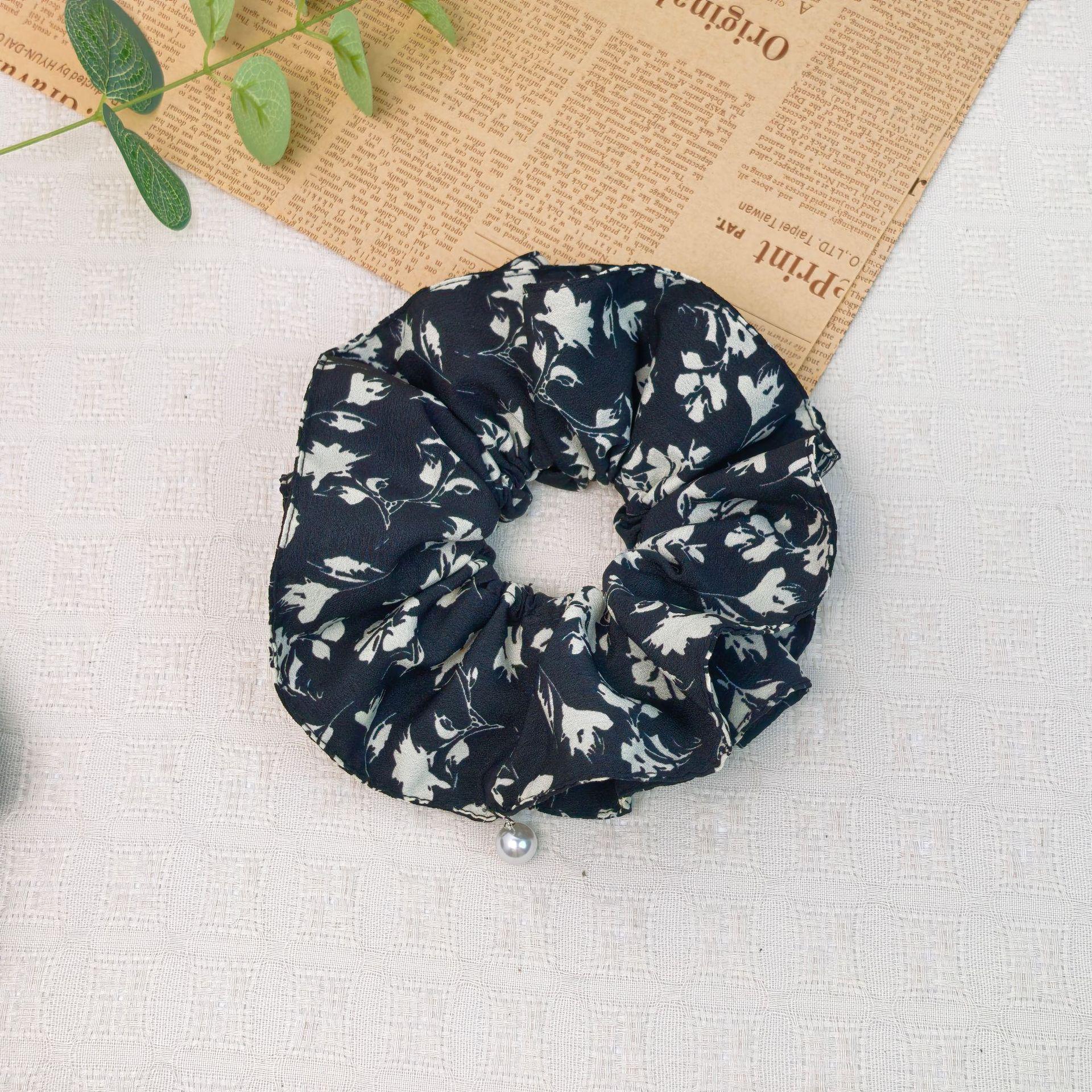 

Элегантная корейская резинка для волос из шифона с цветочным принтом и жемчугом - Универсальная женская резинка для волос чёрный