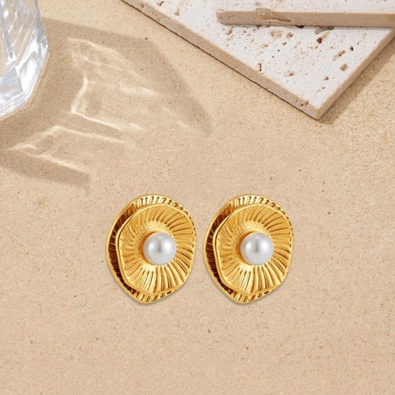Elegant Metal Weave Stud Earring Jewelry Accessory for Women Featuring Gold Plated Sturdy Stainless Steel and Pearls