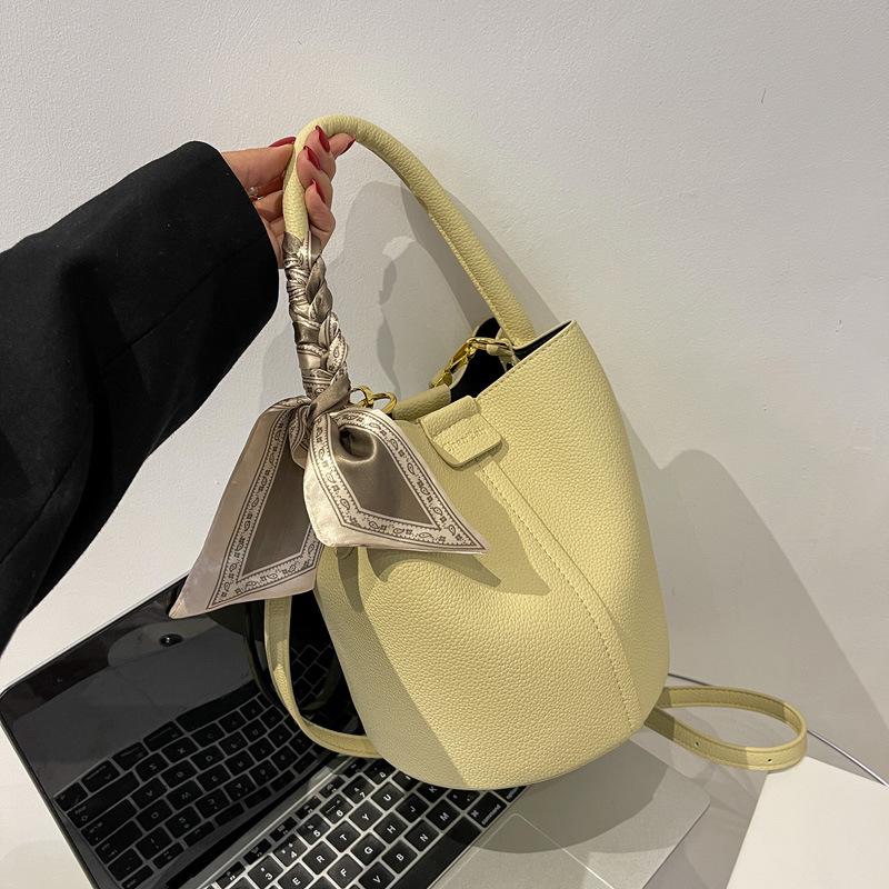 

Маленькая сумка-мешок Niche Design, женская сумка 2024 года, новая модная летняя сумка-мессенджер, популярная текстура в Интернете, портативная сумка-ведро жёлтый