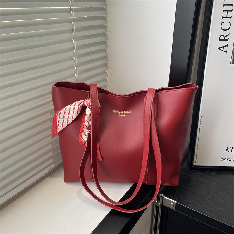 

Womens Large Pu Tote Bag With Double Straps And Zipper Closure For Daily Use