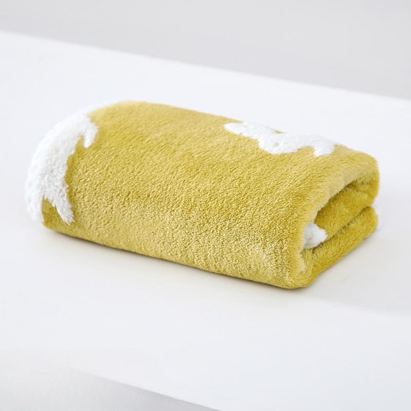 

Новое коралловое бархатное жаккардовое полотенце с рисунком кролика из мультфильма банное полотенце шапочка для душа халаты женский домашний комплект из шести предметов .