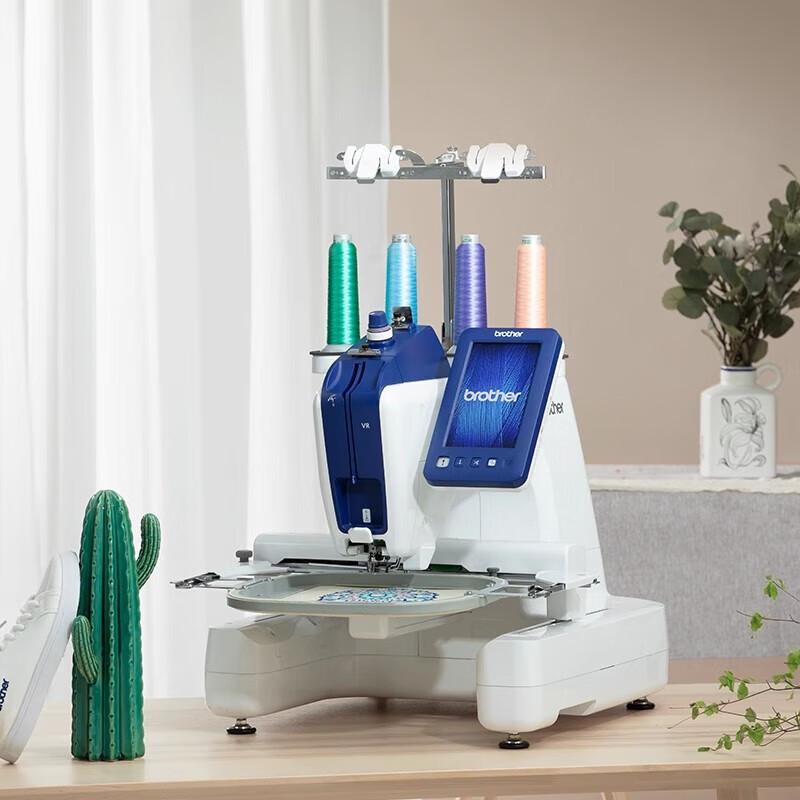 

Одноголкова вишивальна машина Brother VR