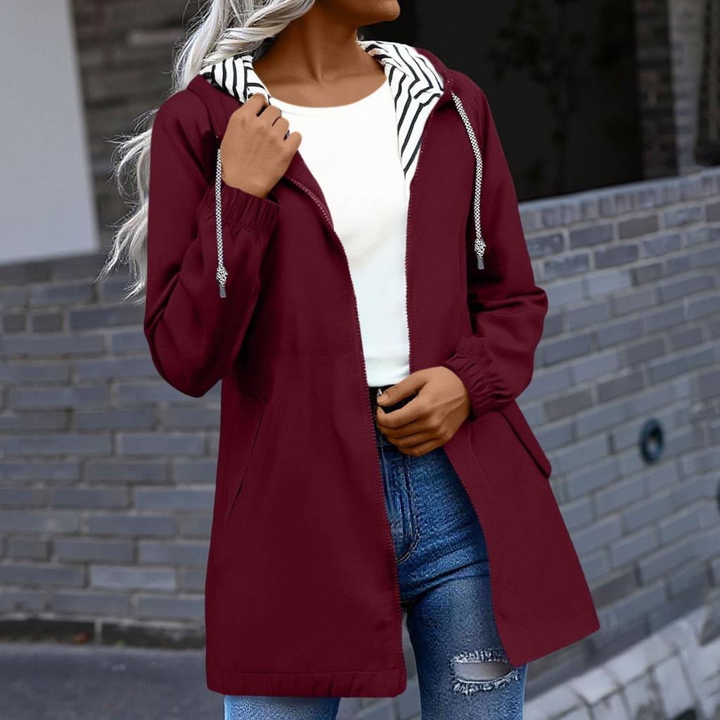 Women's Fashionable Color Blocked Long Sleeved Hooded Outdoor Thin Waterproof Running Sports Jacket, Submachine Jacket
