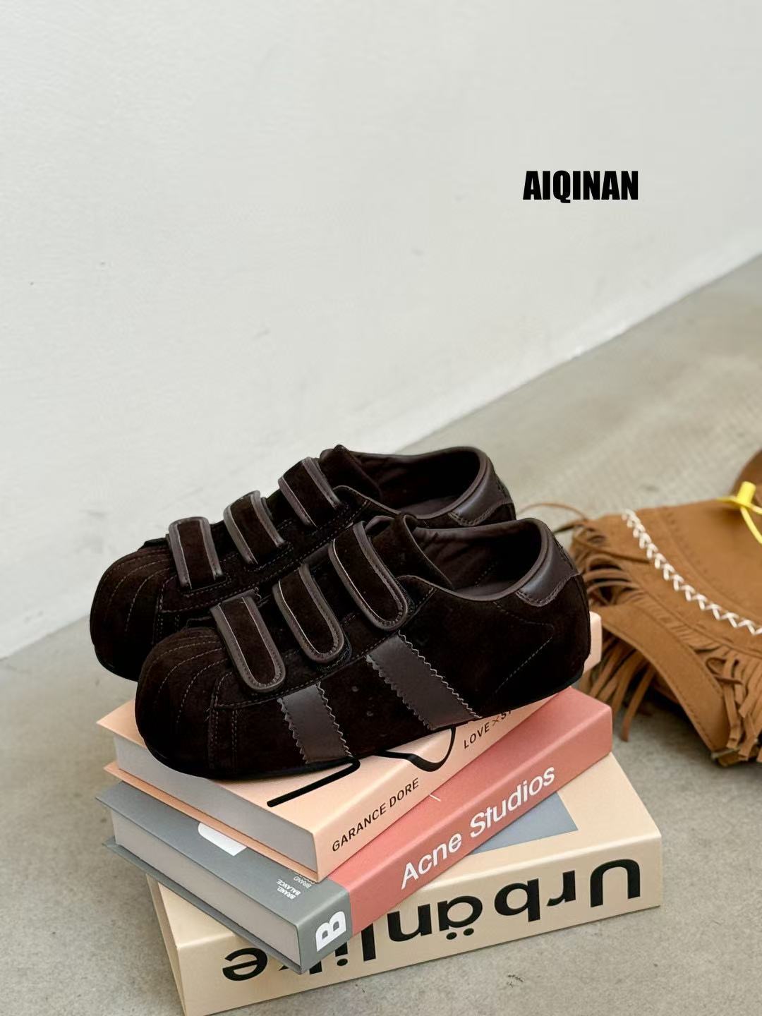 

Уродливые милые туфли-ракушки, женские новые ретро матовые кожаные туфли на липучке с большой подошвой, женские одинарные туфли 40 малиновый