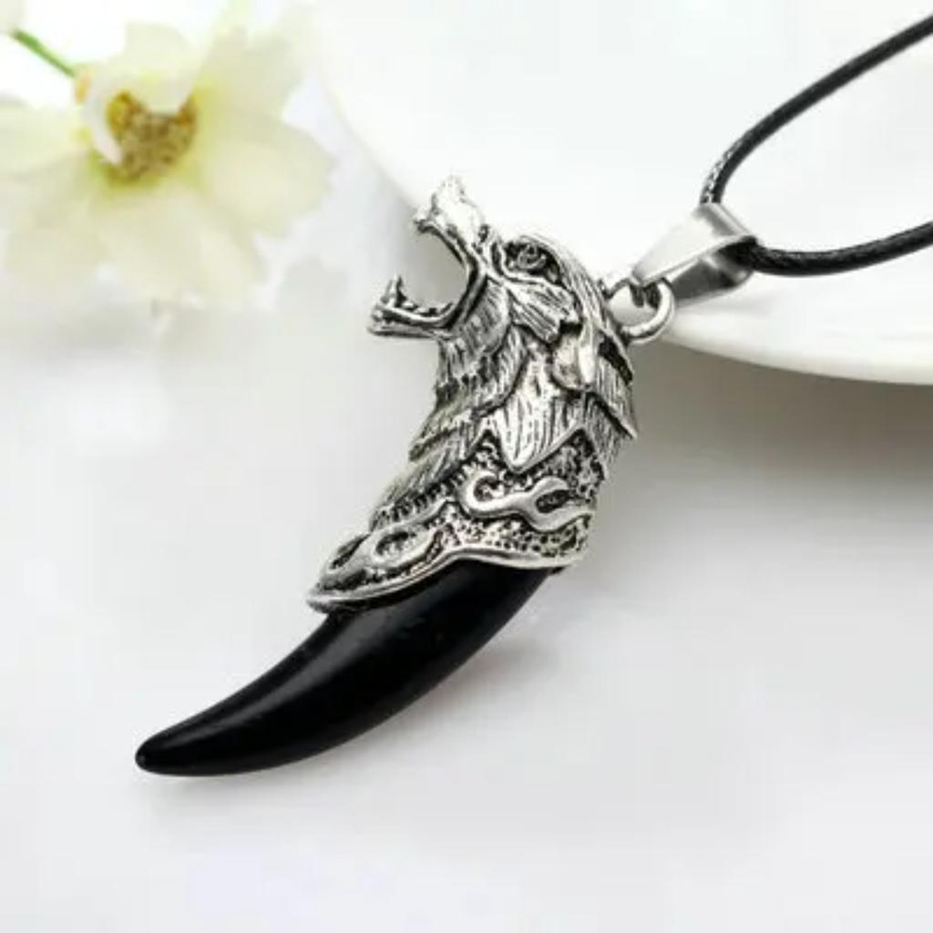 Wolf Tooth Men Necklace - Fashion Resin Wolf Tooth Alloy Wolf Head Pendant Necklace with Leather Rope Jewelry