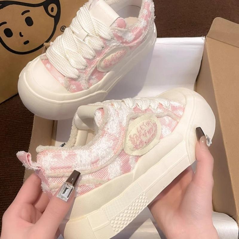 Little white shoes for women in the autumn and winter of 2024, new round head thick-soled ugly cute big head shoes versatile low-top niche canvas shoe