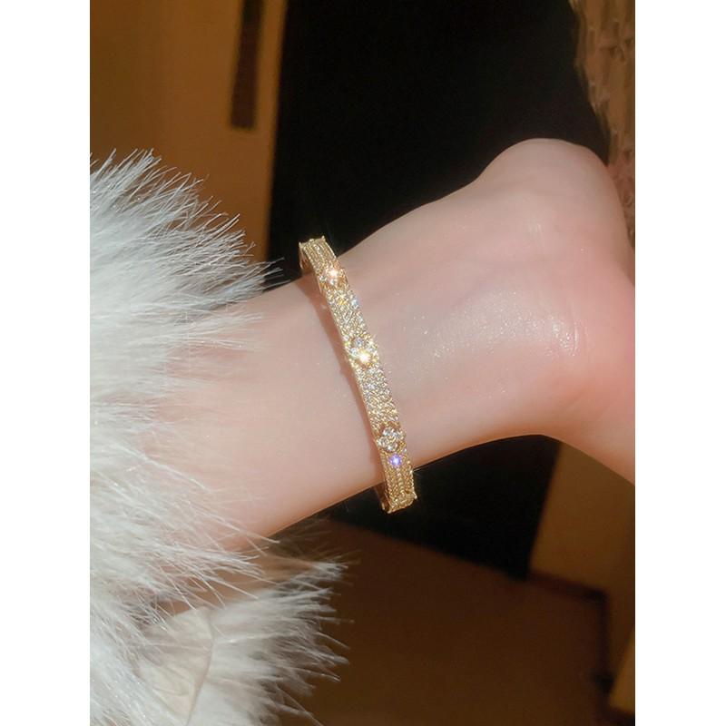 Elegant Floral CZ Stone Studded Bracelet Women Lightweight Luxury Alloy Bangle In Gold Rose