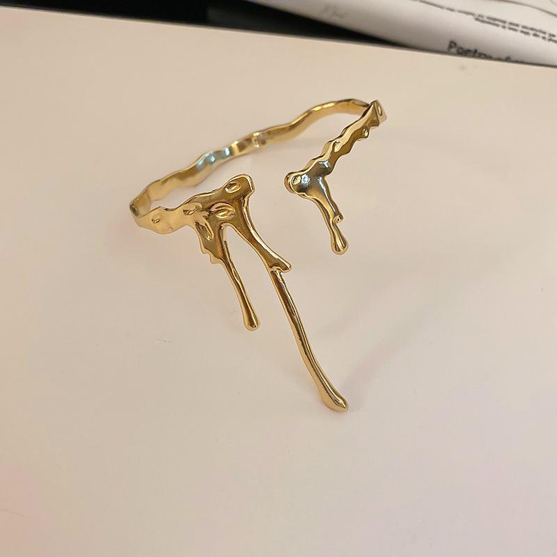 Holiday Style Exaggerated Starfish Opening Bracelet Metal High-end Arm Ring Cold Wind Temperament Jewelry Women