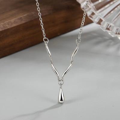 Wavy Water Drop Necklace for Women, Light Luxury, Cold Style, Fashionable, Versatile, Sweet, Simple, Glossy Collarbone Chain
