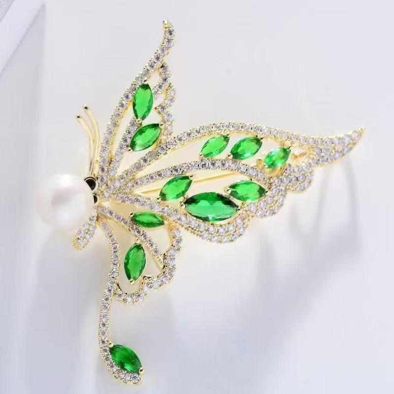 Elegant Green Butterfly Brooch: High-End Women's Lapel Pin for Suits and Cardigans