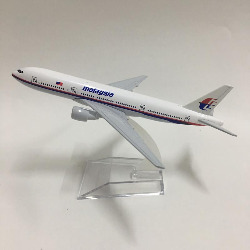 NUOLANDE Metal Alloy Airplane Model 1:400 Airplane Model Plane Models for Adults Brazil TAM Boeing 777