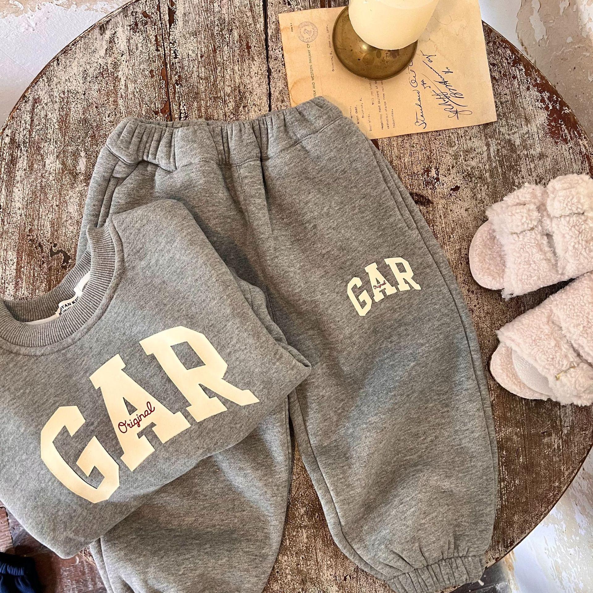 

Детский бархатный комплект с капюшоном и круглым вырезом, корейский повседневный комплект из двух предметов с круглым вырезом и надписью 140 серый