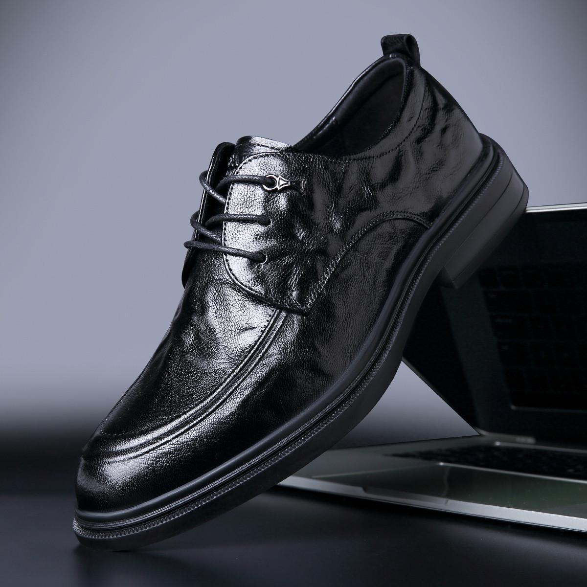 

2025 new men s leather shoes leather British style men s shoes high-end formal business wedding derby shoes fashion trend 44