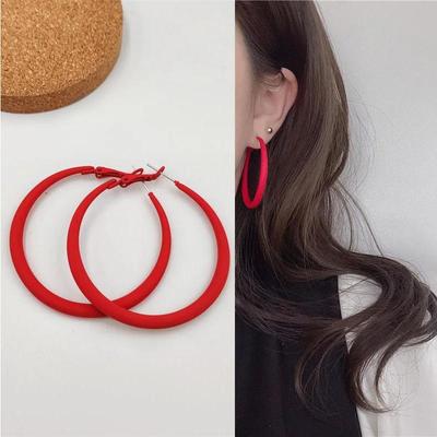 Lila-rote große Creolen für Frauen, übertriebene Makron-Bunte, mit Spritzlackierung bemalte Metallschlaufen-Ohrringe, sexy Party-Ohrschmuck