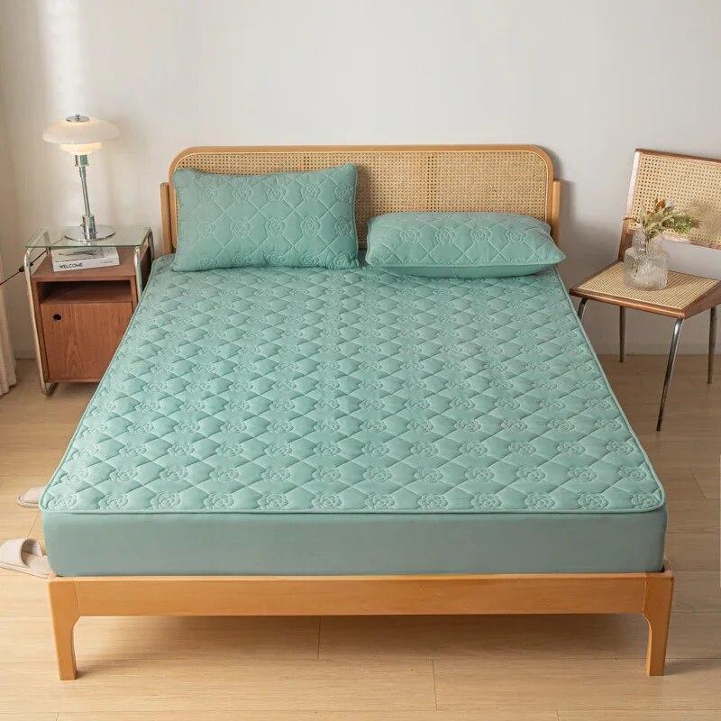 Waterproof Mattress Cover Quilted Fitted Sheet Queen Size Fit Sheet With Elastic Band Bedsheet Solid Color Mattress Protector