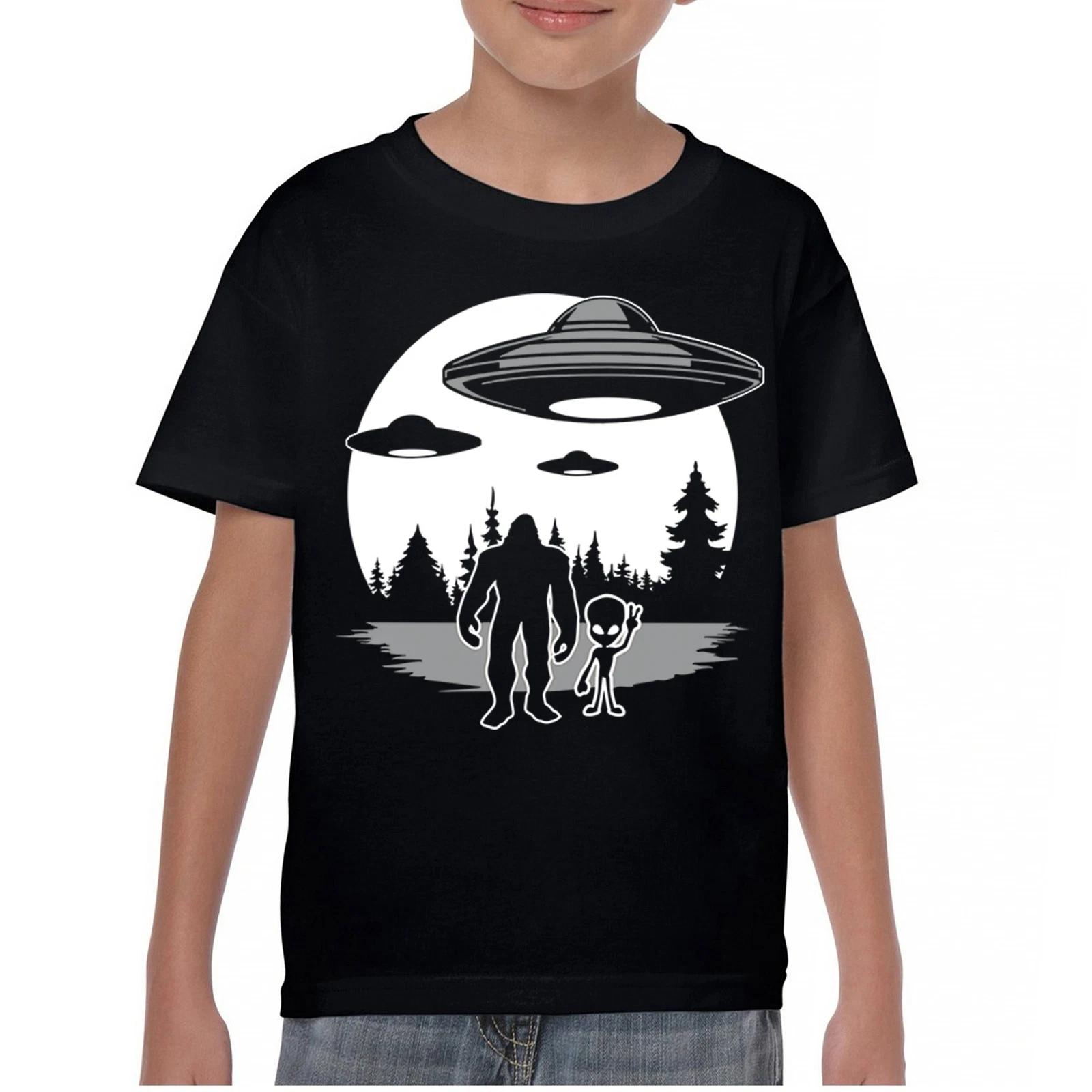 Best Friends Alien Bigfoot Moon Youth kids boys T-Shirt Space UFO Sasquatch Believe Kids 110