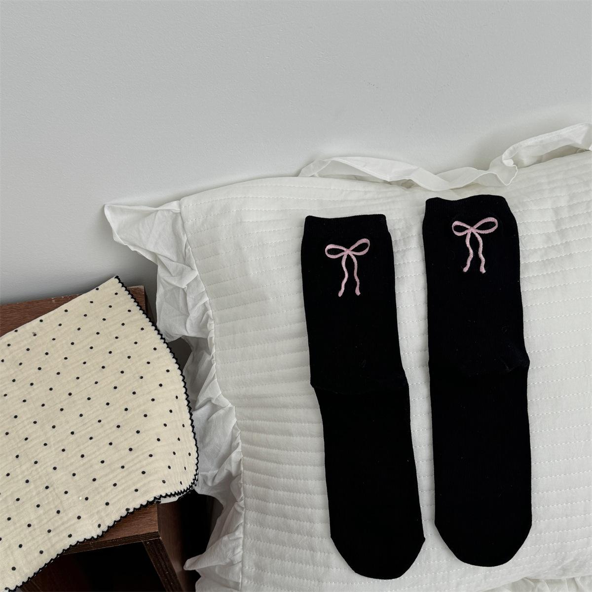 

Dotted Yarn Wool Bow Woolen Socks Thickened Warm Solid Color Mid-Tube Cashmere Stack Socks One size fits all чорний