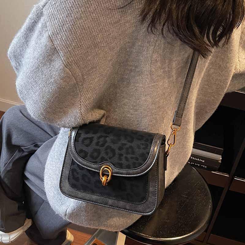 Retro popular small bag women 2025 new foreign style leopard print small square bag Korean version niche design shoulder messenger bag