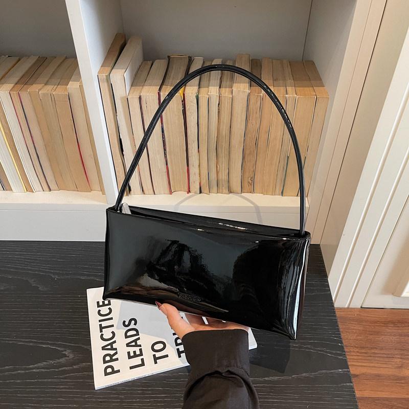Temperament Red Patent Leather One Shoulder Bag for Women 2026 New Fashi Underarm Bags Luxury Party Square Clutch