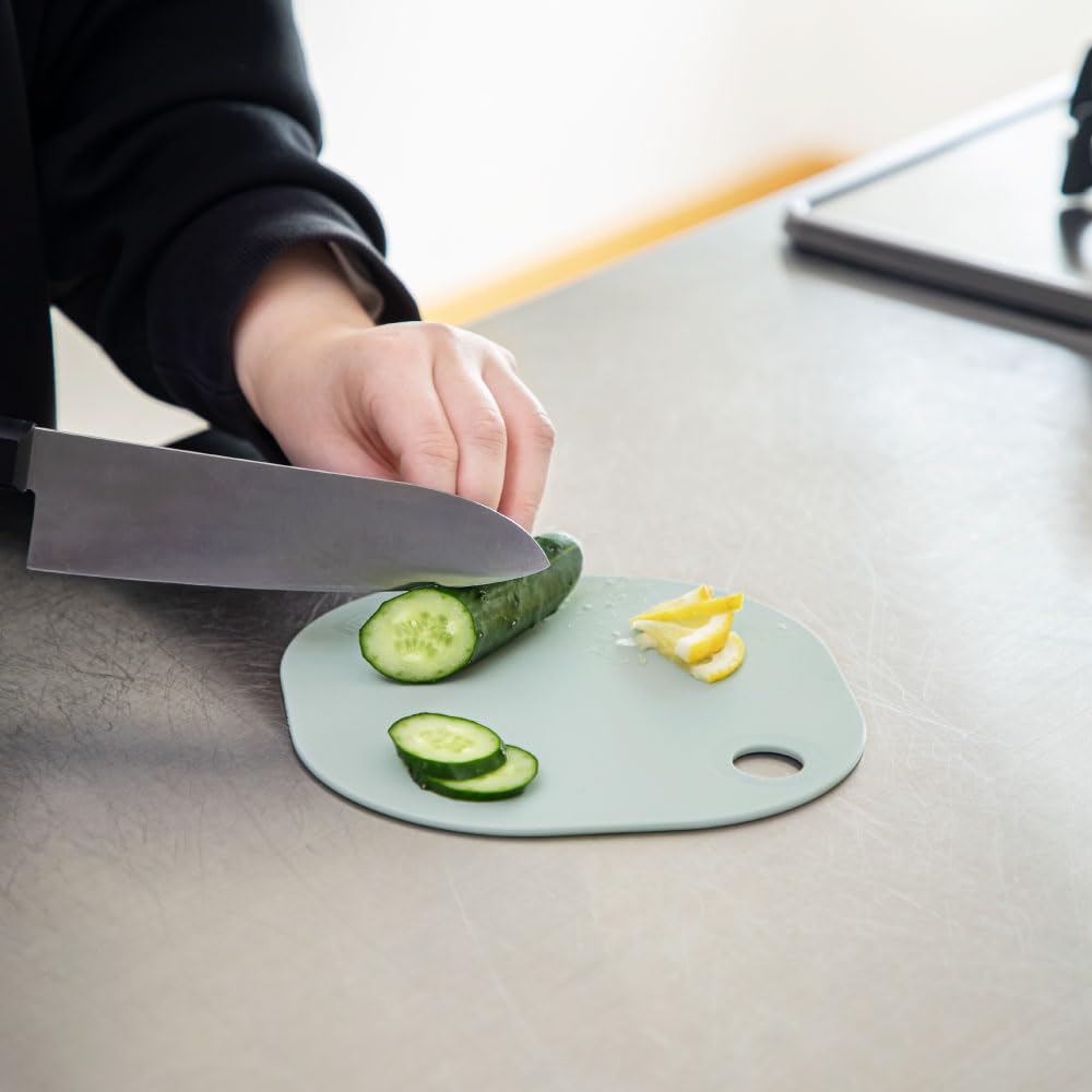 Skärbräda Nikii Grön 1 Styck Bredd x Djup x Tjocklek Skärbräda Tillverkad i Japan Tål Maskindisk Antibakteriell Liten Mini Skärbräda Rund