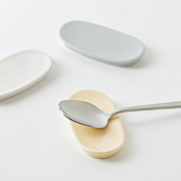 

Tackaon Unique Daily Spoon Stand [4 цвета] Керамическая овальная подставка для ложки white
