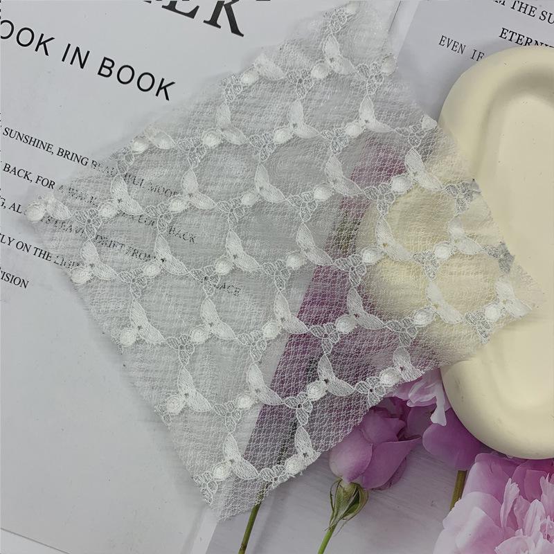 Hollow Silver Thread Three-Leaf Flower Polyester Lace Fabric for Women’s Dress, Wedding Dress, Cheongsam, and Formal Wear