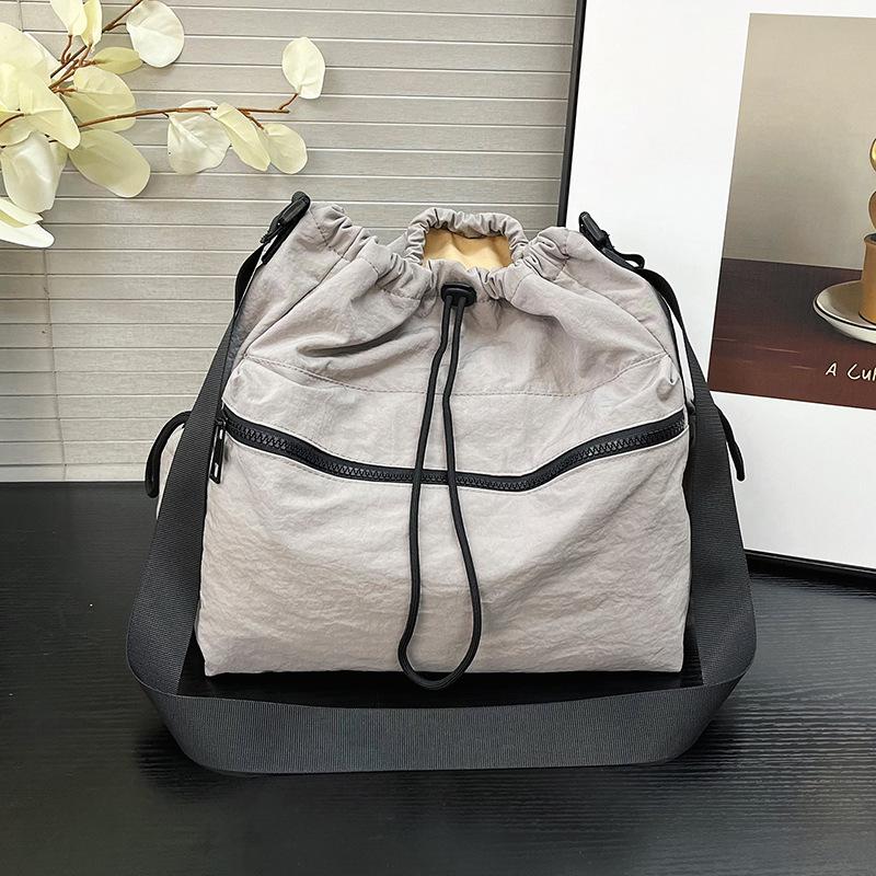 New Korean Version Pull Rope Pleated Bag Women's Nylon Fashion Casual Shoulder Bag Large Capacity Simple and Lightweight Messenger Bag Bag