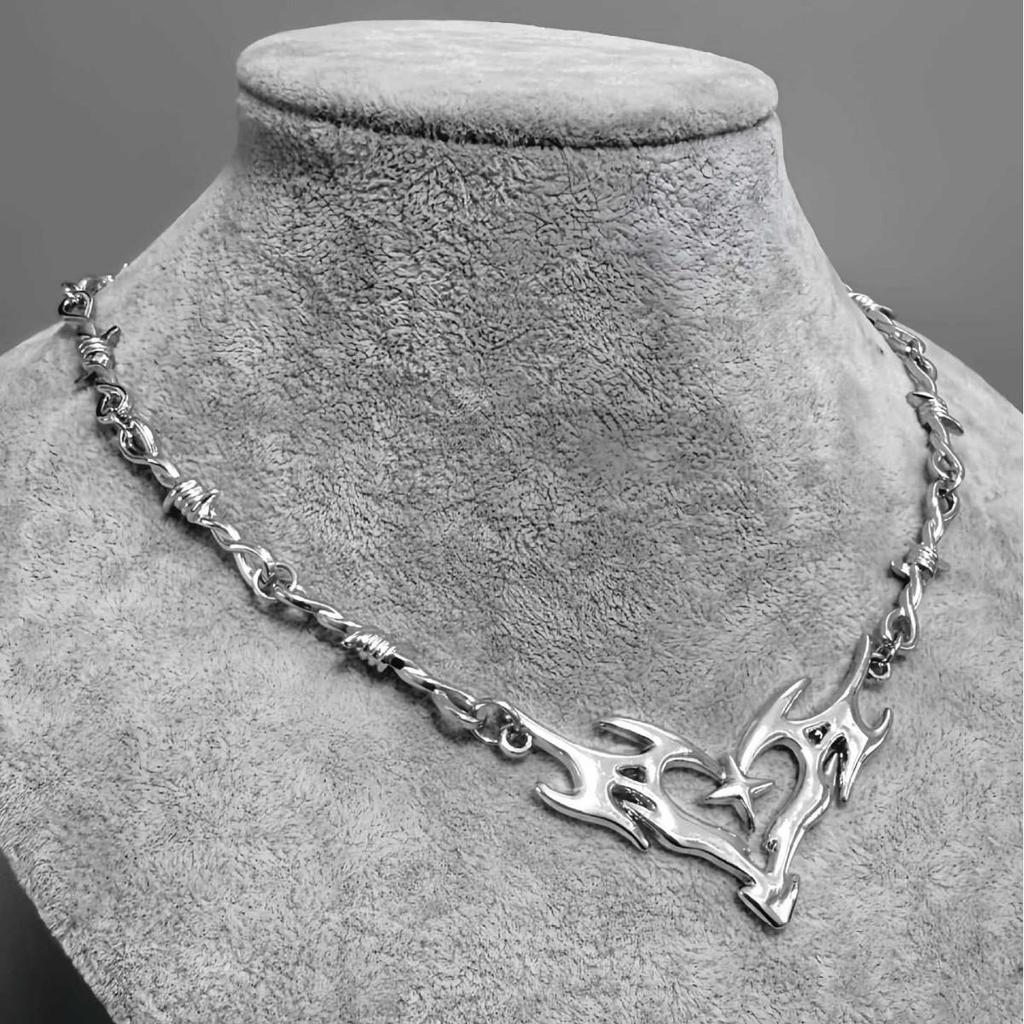 Unisex Thorny Flame Heart Pendant - Cool Hip Hop Subculture Necklace