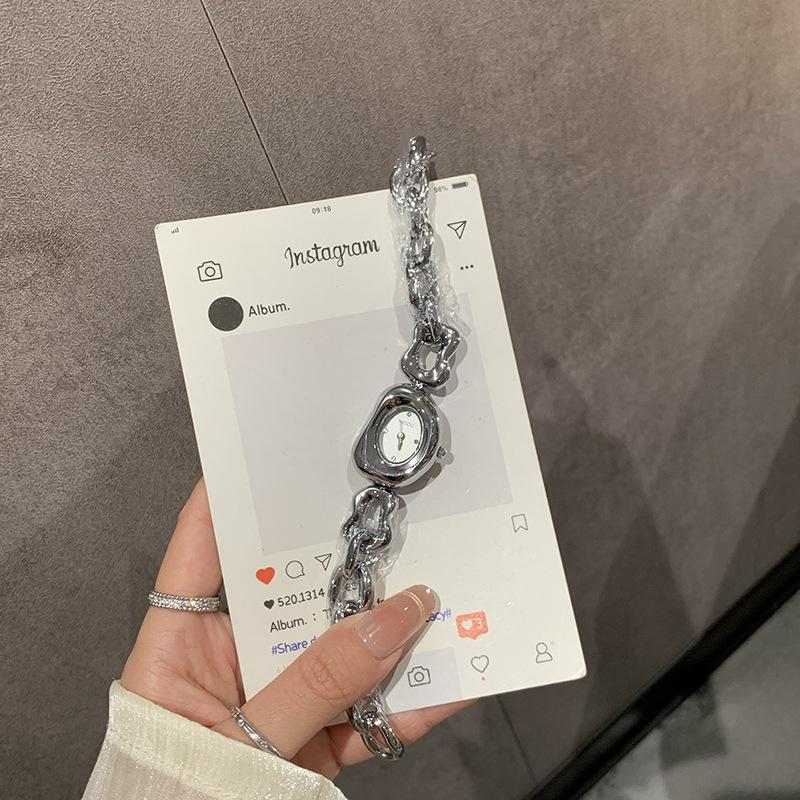 Watch Irregular Bracelet Watch Women'S Retro Fashion Personality Light Luxury Exquisite Quartz Women'S Watch