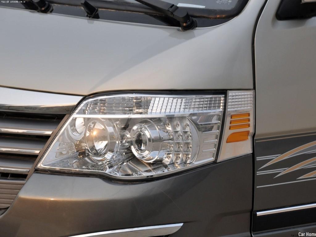 Xiamen Golden Dragon 10-14 Golden Journey Headlight Assembly High Beam