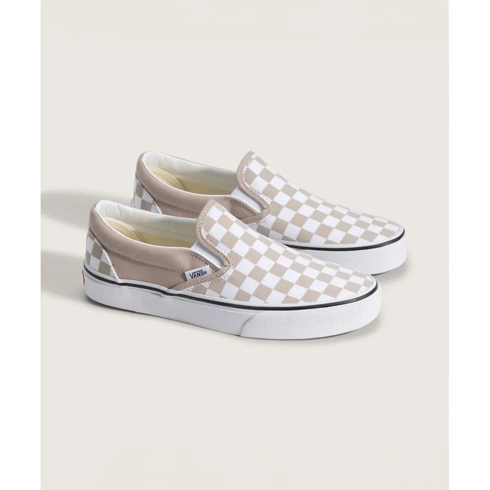 Vans Classic Slip-On Color Theory Mushroom VN000D6YH2B1 Sneakers 240