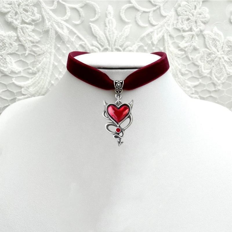 

Gothic Punk Dark Devil Black Drip Glaze Heart Shape Flower Pendant Velvet Choke Necklace for Women Halloween Party Jewelry Gifts красный