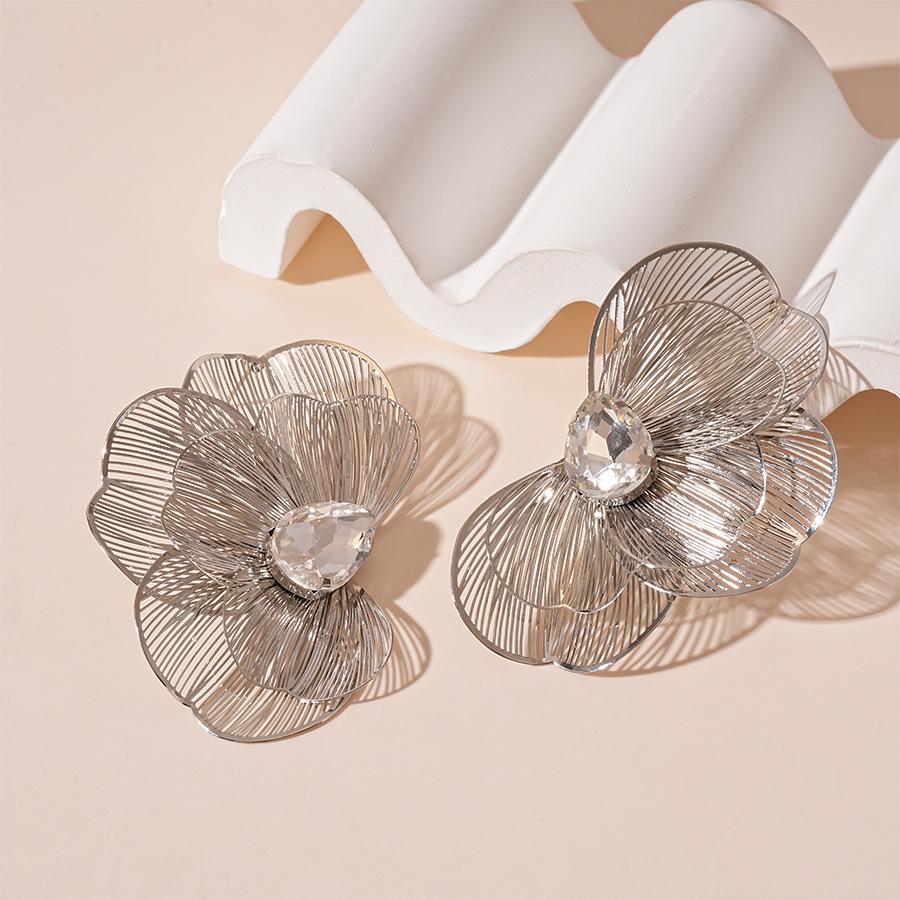 Diamond Flower Petals Steel Needle Earrings Vacation Wind Earrings