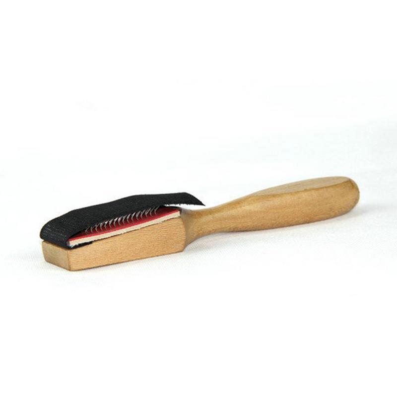 Москва большой козихинский переулок 23 shoe brush. Shoe brush мастерская. Реставрация логотип. Silver щетка для обуви для замши и нубука. Ремонт обуви лого.
