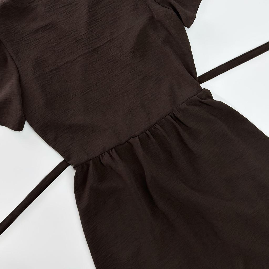 Elegant V-Neck Summer Evening Dress with Cinched Waist and Slit, Short Sleeve