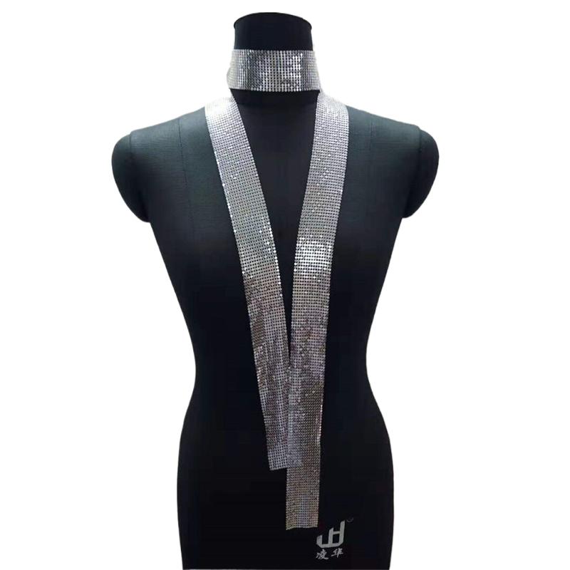 2025 Nouveau Foulard Métallique à Sequins Pour Femmes Boîtes de Nuit Fête Collier Brillant Bijoux Personnalité Tendance Accessoires de Mode Polyvalents
