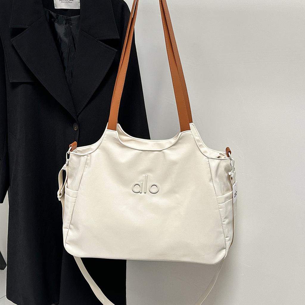 New yoga bag, single-shoulder tote bag, large-capacity, versatile for commuting, waterproof nylon bag, popular storage item