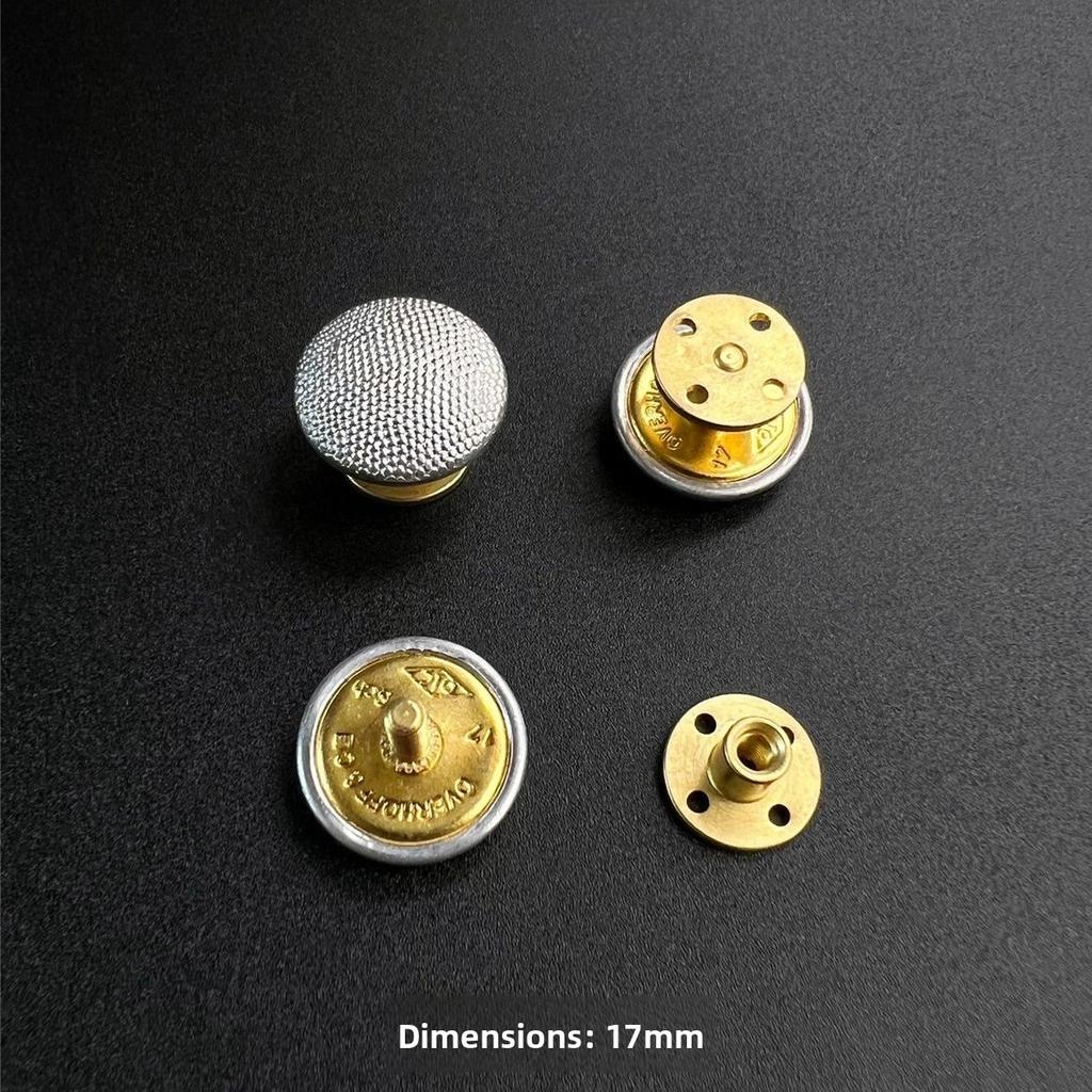 Metal düğme aksesuarları, Alman havyarı, spiral apoletler, Sovyet düğmeleri, İngiliz Deniz çapası şapka kayışı tokaları