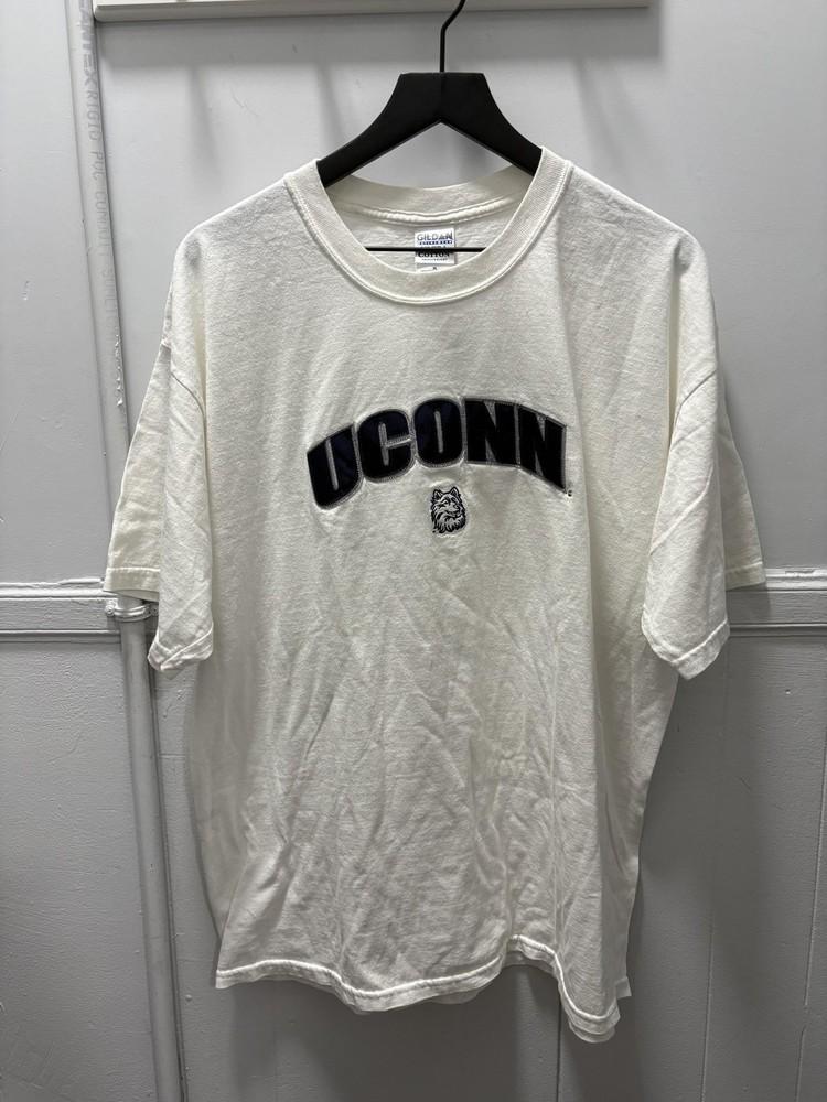 Vintage Connecticut Huskies UConn Shirt Mens XL NCAA Basketball Embroidered Tee Unisex T-Shirt XXXXL